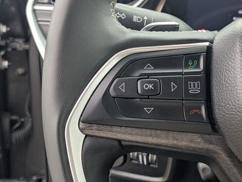 Used 2024 Jeep Grand Cherokee L Limited w/ Luxury Tech Group II image 19