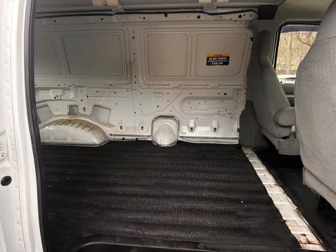 Used 2012 Ford E-250 and Econoline 250 w/ PWR Group image 5