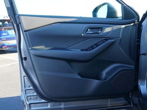 Used 2025 Nissan Rogue S image 13