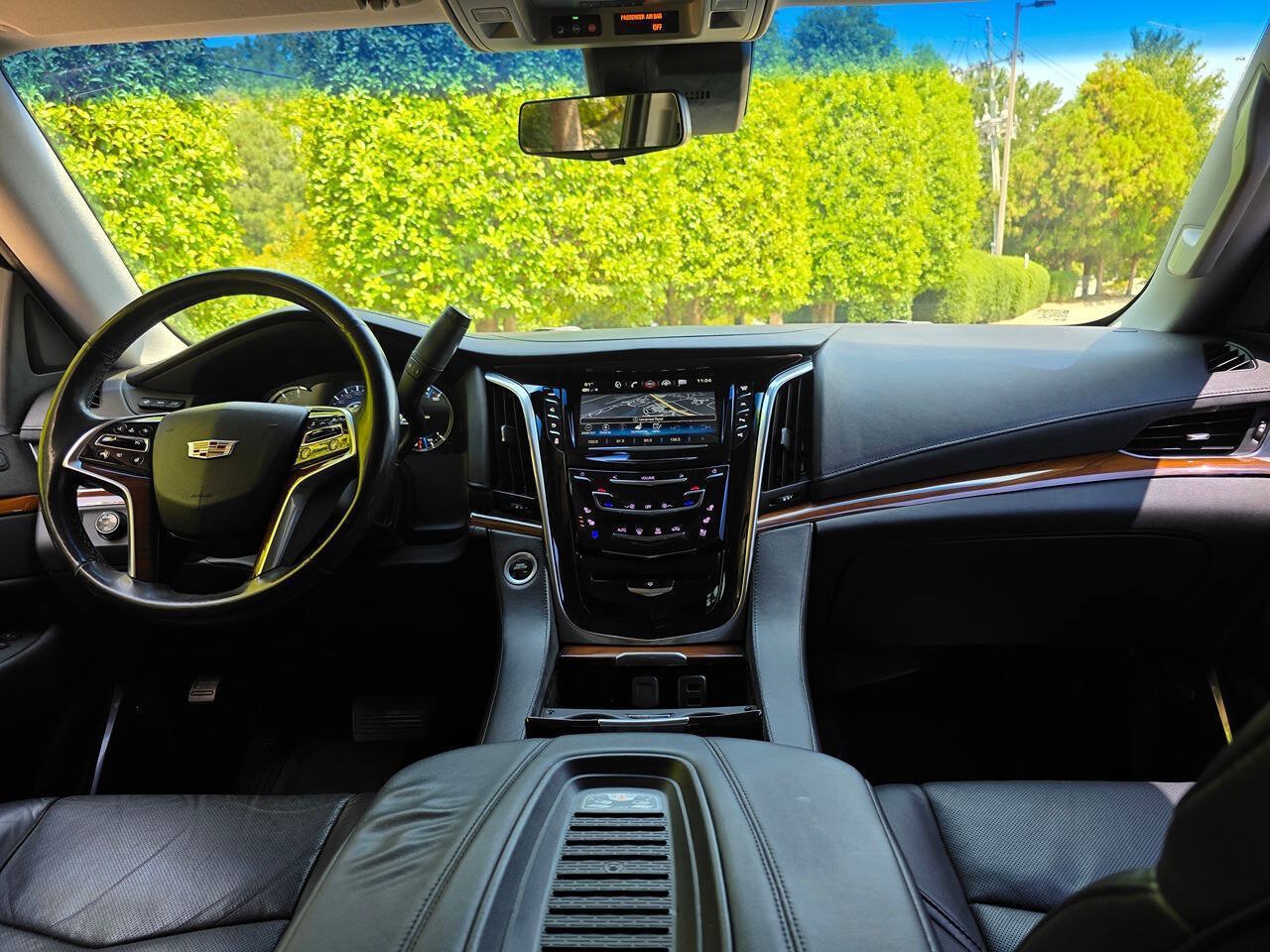 Used 2018 Cadillac Escalade Luxury AWD/4WD image 17