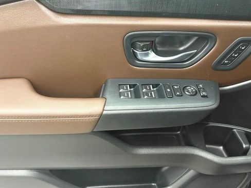 Used 2025 Honda Pilot Elite image 14