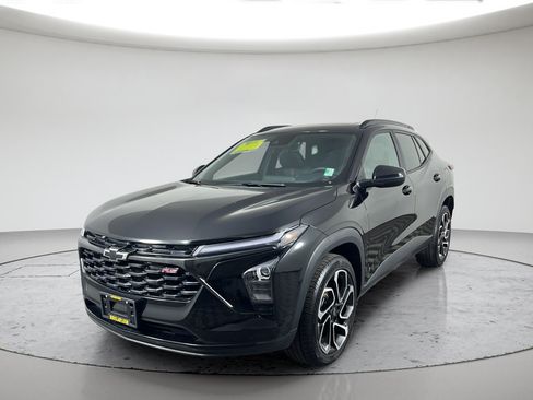 Used 2024 Chevrolet Trax RS w/ Sunroof Package FWD image 12