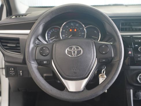 Used 2015 Toyota Corolla L FWD image 12