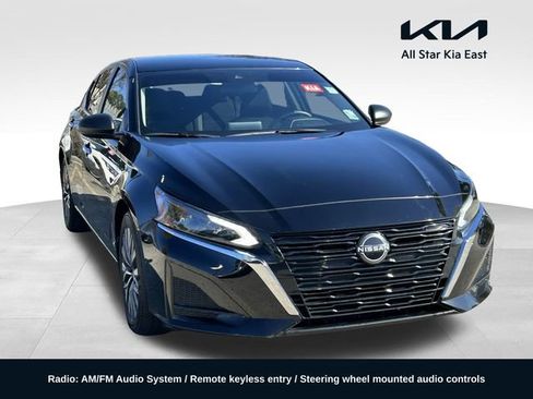 Used 2024 Nissan Altima 2.5 SV image 1