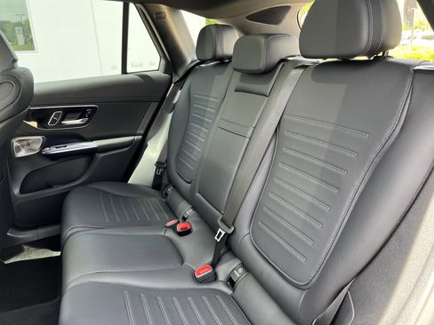 Certified 2025 Mercedes-Benz GLC 300 4MATIC image 32