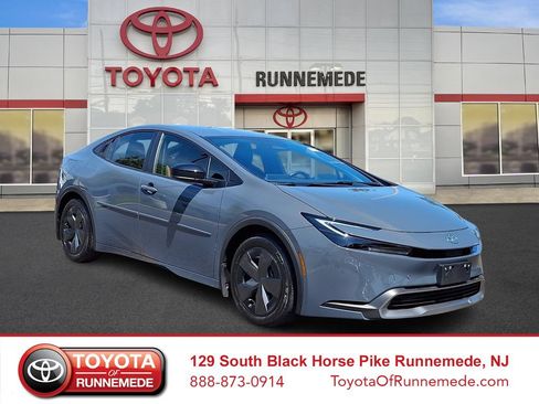Certified 2025 Toyota Prius Plug-In Hybrid FWD image 1
