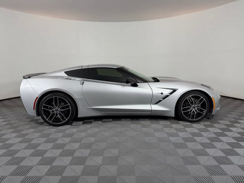 Used 2019 Chevrolet Corvette Stingray Coupe RWD image 2