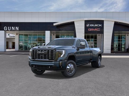 New 2026 GMC Sierra 3500 Denali Ultimate w/ LPO, Black Badging Package AWD/4WD image 8