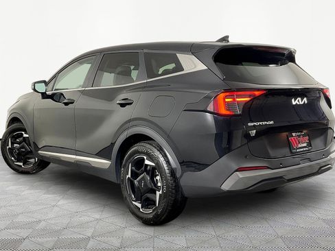 Used 2026 Kia Sportage EX FWD image 4