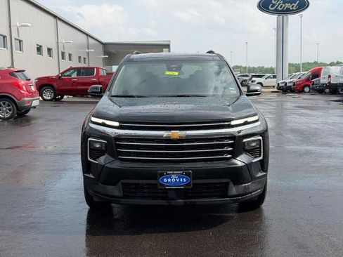 Used 2026 Chevrolet Traverse LT AWD/4WD image 2