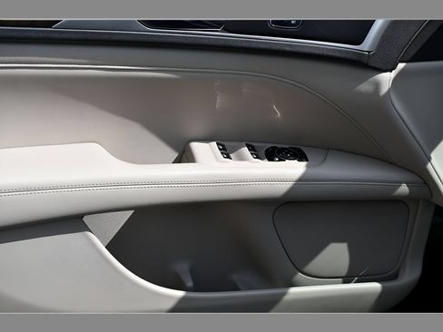 Used 2017 Lincoln MKZ Select FWD image 22