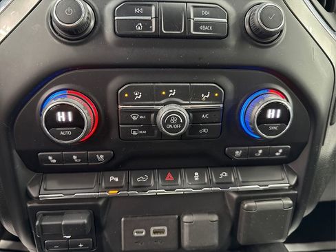 Used 2020 Chevrolet Silverado 2500 LTZ w/ LTZ Plus Package image 29