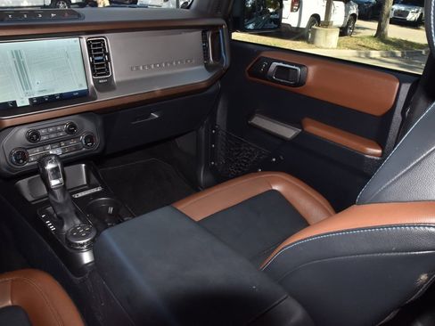 Certified 2023 Ford Bronco Outer Banks w/ Sasquatch Package AWD/4WD image 17
