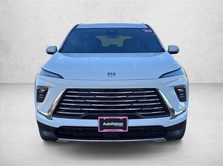 Used 2025 Buick Enclave Preferred video 2