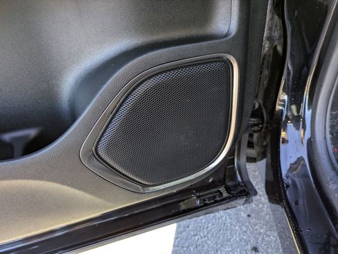 Used 2023 Lincoln Nautilus Standard w/ Premium Package image 13