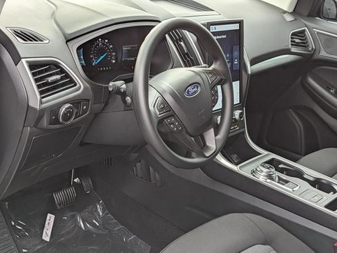 New 2024 Ford Edge SE w/ Black Appearance Package image 3
