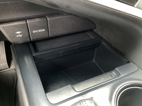 Used 2018 Toyota Camry LE FWD image 18