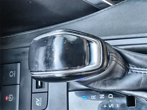 Used 2021 Toyota Venza LE w/ Carpet Mat Package (TMS) image 16