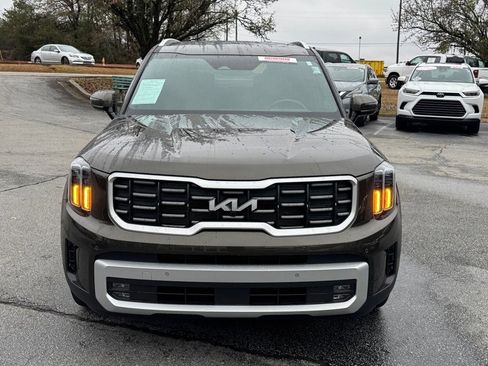 Used 2024 Kia Telluride SX w/ Towing Package image 8