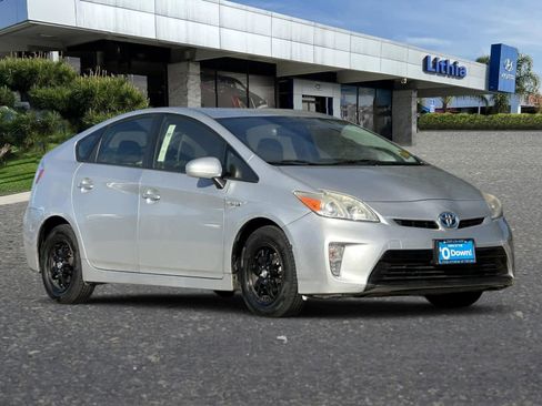 Used 2014 Toyota Prius Two image 10