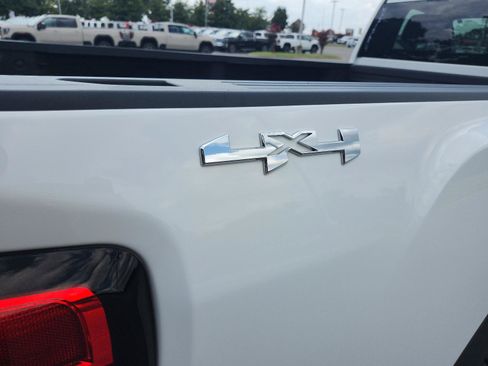 Used 2022 GMC Sierra 2500 Pro w/ Convenience Package AWD/4WD image 6