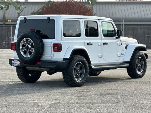 Used 2020 Jeep Wrangler Unlimited Sahara image 4