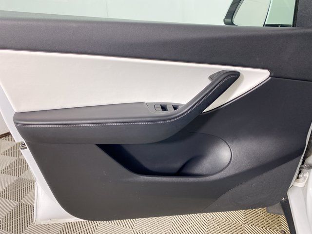 Used 2021 Tesla Model Y Long Range AWD/4WD image 19