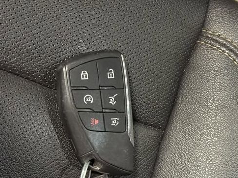 Used 2023 GMC Yukon XL SLT w/ SLT Premium Package image 45