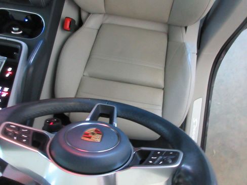 Used 2021 Porsche Cayenne S AWD/4WD image 11