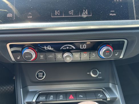 Certified 2025 Audi Q3 2.0T Premium AWD/4WD image 29
