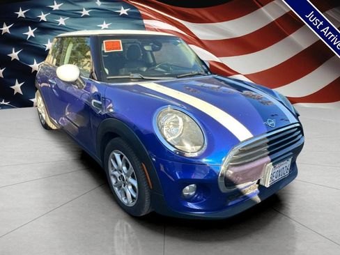 Used 2019 MINI Cooper 2-Door Hardtop w/ Signature Upholstery Package FWD image 1