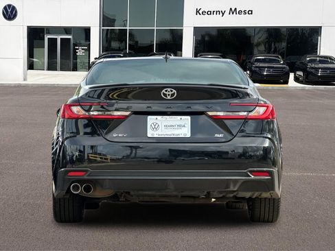 Used 2025 Toyota Camry SE FWD image 5