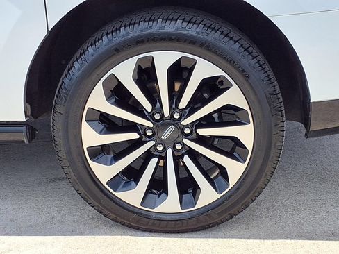 Used 2023 Lincoln Navigator L Reserve AWD/4WD image 26
