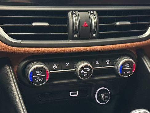 Used 2020 Alfa Romeo Giulia RWD image 28