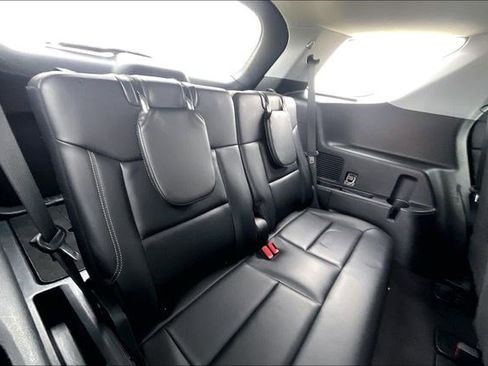 Used 2023 Ford Explorer XLT w/ Equipment Group 202A image 33