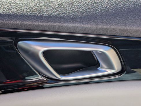 Used 2023 Kia Carnival SX image 35