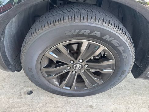 Used 2019 Nissan Armada Platinum w/ Interior Lighting Package AWD/4WD image 2