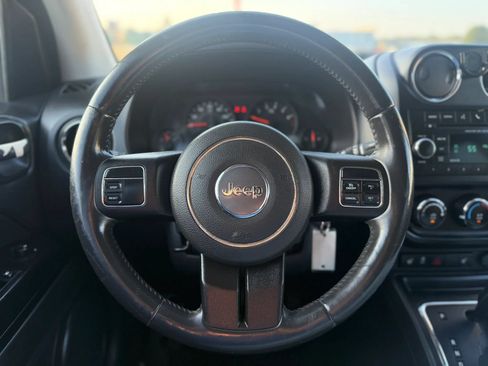 Used 2013 Jeep Compass Latitude AWD/4WD image 24
