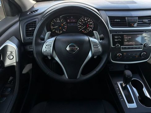 Used 2017 Nissan Altima 2.5 SR FWD image 15