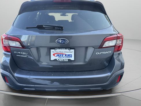 Used 2018 Subaru Outback 2.5i Premium image 6