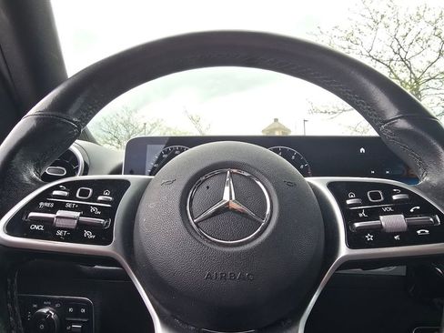 Certified 2021 Mercedes-Benz GLB 250 4MATIC image 20