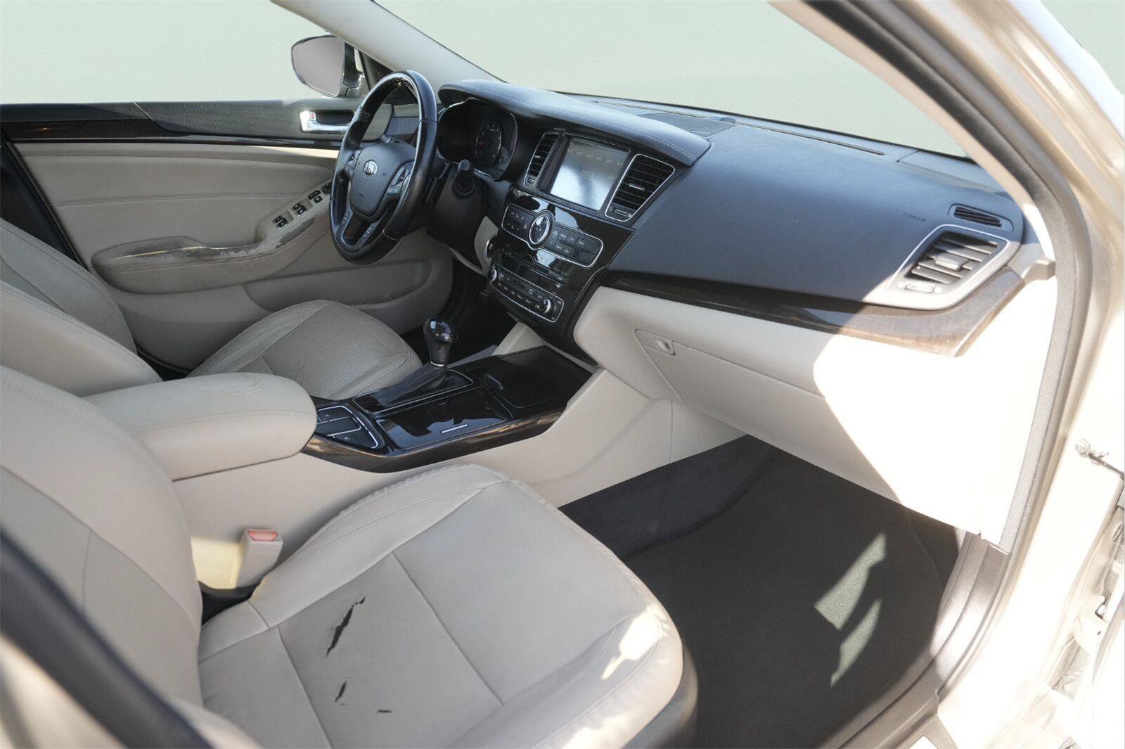 Used 2015 Kia Cadenza Premium FWD image 17