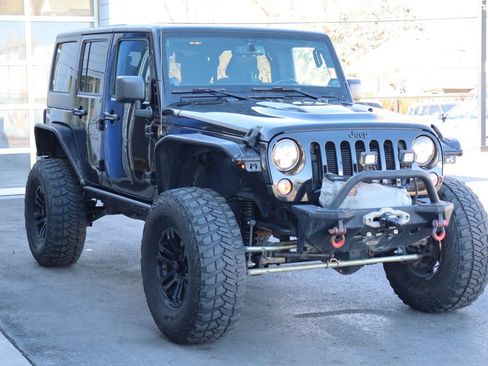 Used 2014 Jeep Wrangler Unlimited Rubicon w/ Connectivity Group image 6