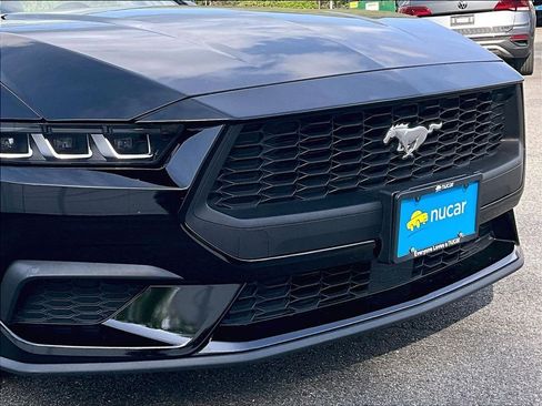 Used 2025 Ford Mustang Premium RWD image 28