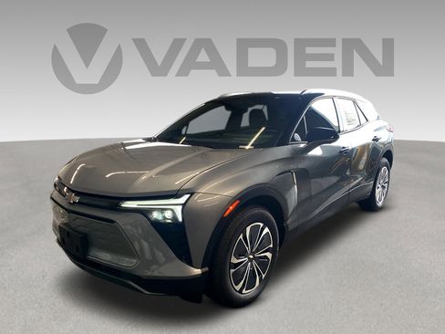 New 2025 Chevrolet Blazer EV LT image 3