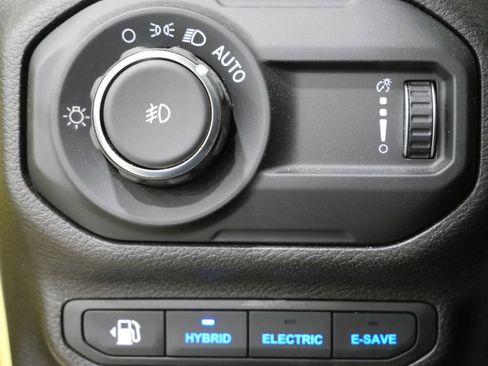 Used 2023 Jeep Wrangler Unlimited w/ Cold Weather Group AWD/4WD image 15