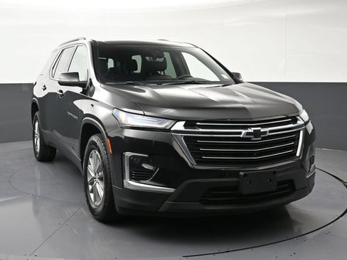 Certified 2023 Chevrolet Traverse LT w/ Rear Camera Mirror Package AWD/4WD image 7