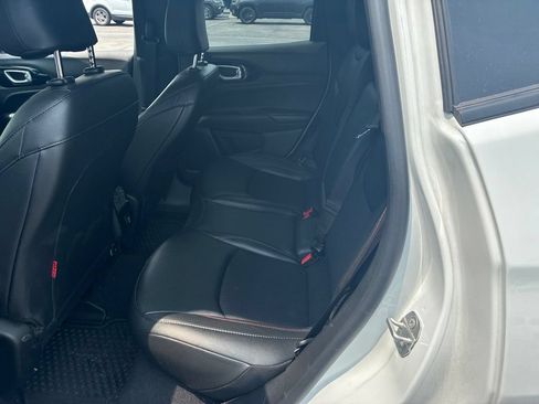 Certified 2025 Jeep Compass Trailhawk AWD/4WD image 6