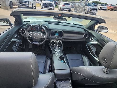 Used 2018 Chevrolet Camaro LT RWD image 10