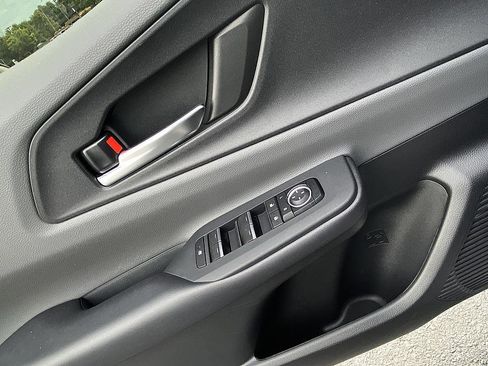 Used 2024 Toyota Prius XLE FWD image 10